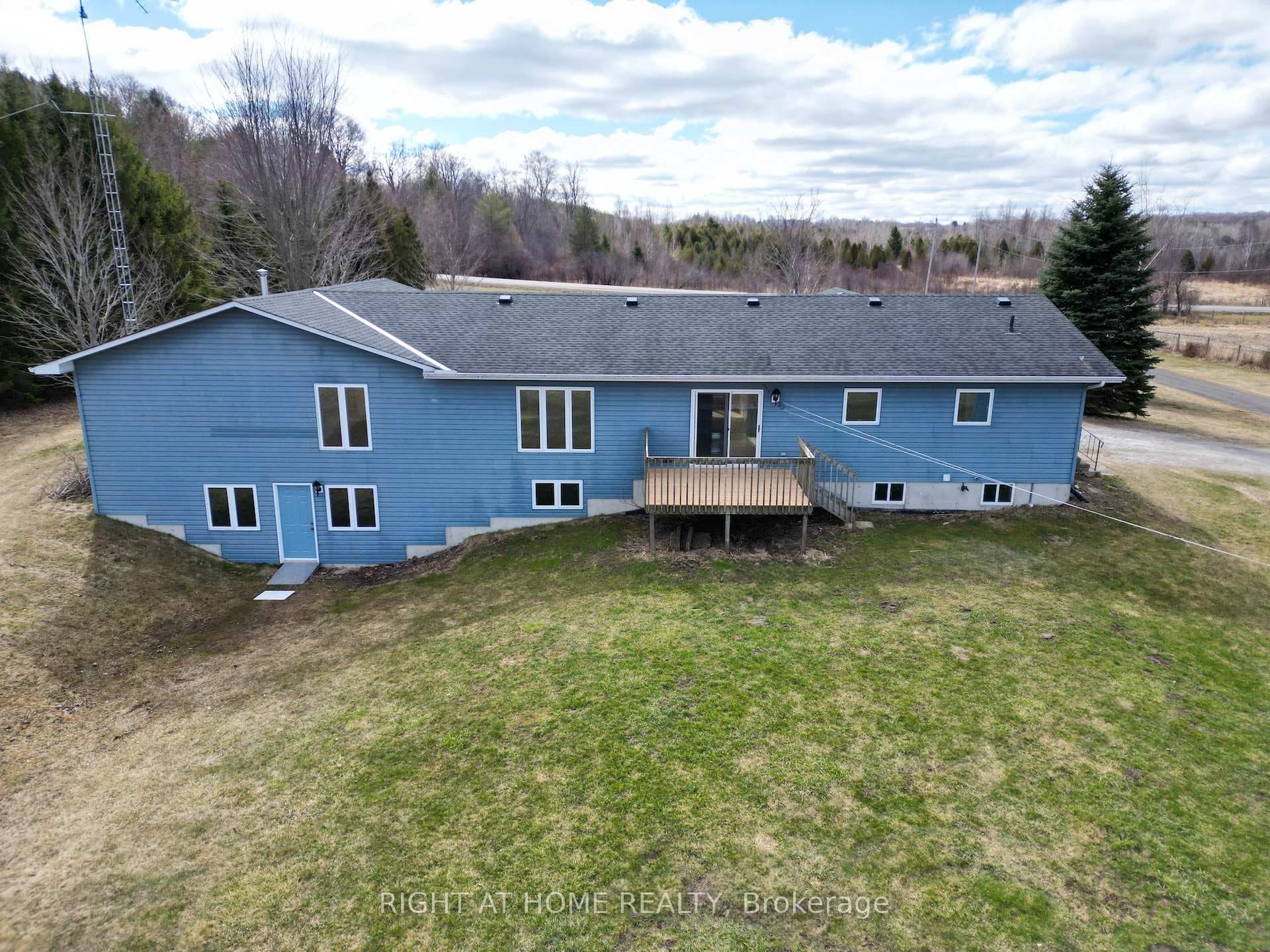 560 Davis Drive photo 4