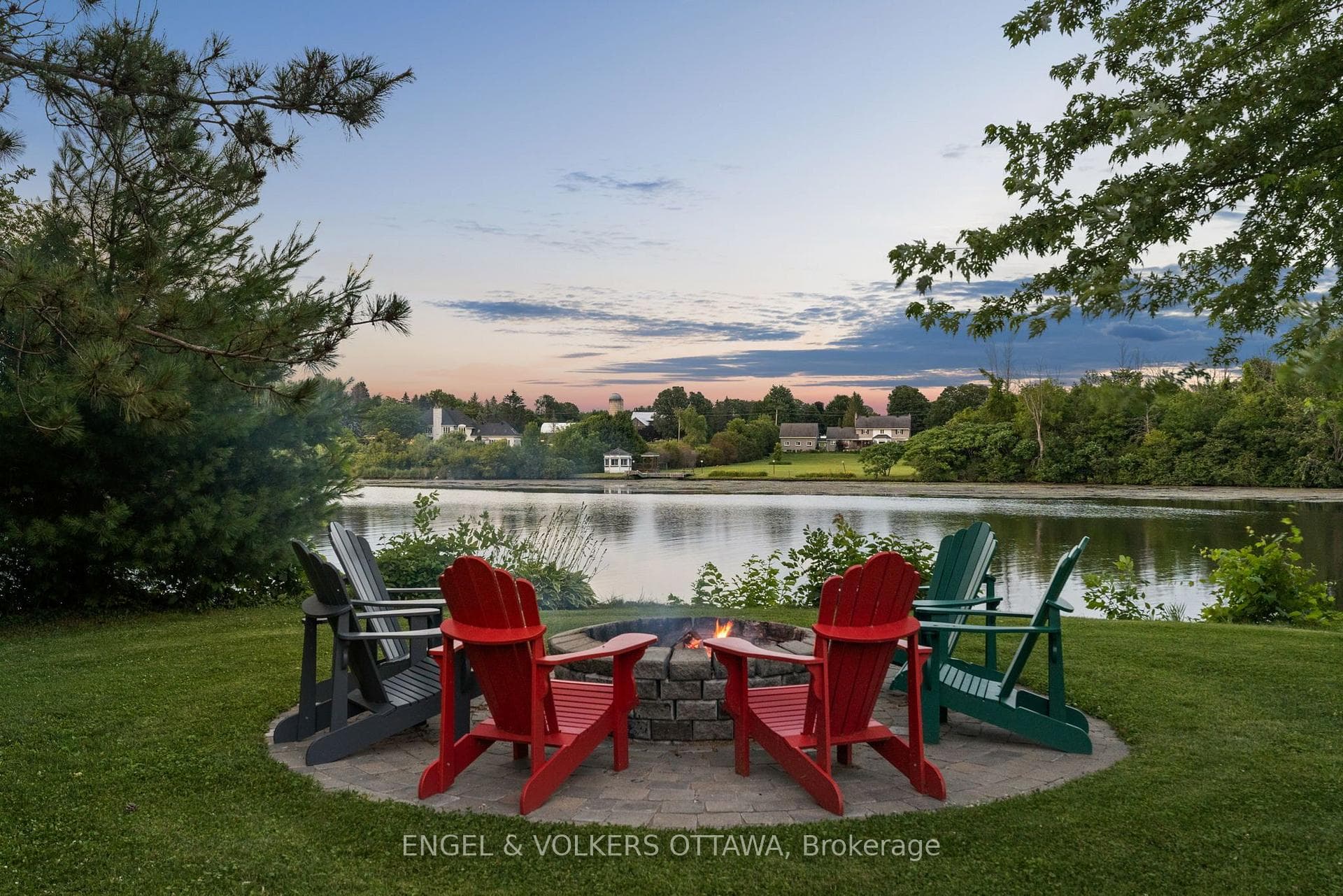 5833A Rideau Valley Drive photo 40