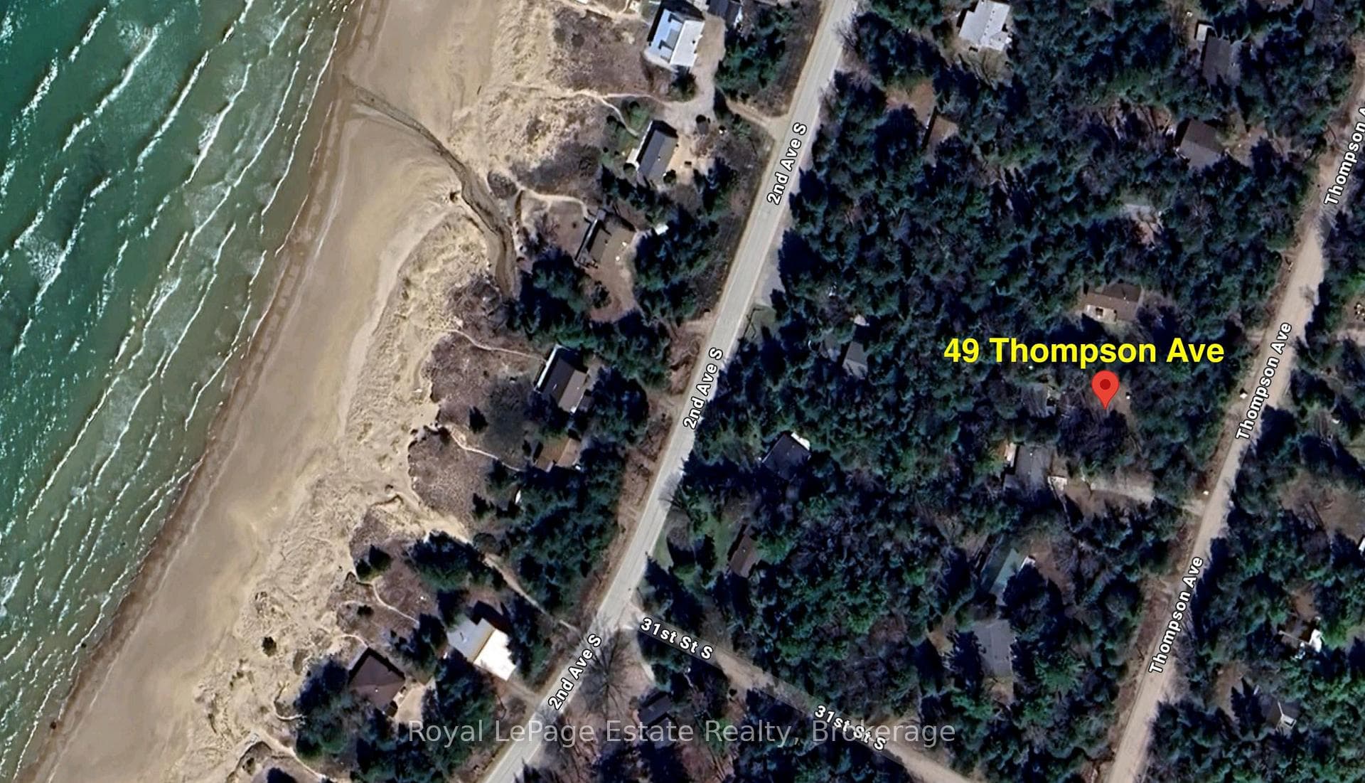 49 Thompson Avenue photo 3