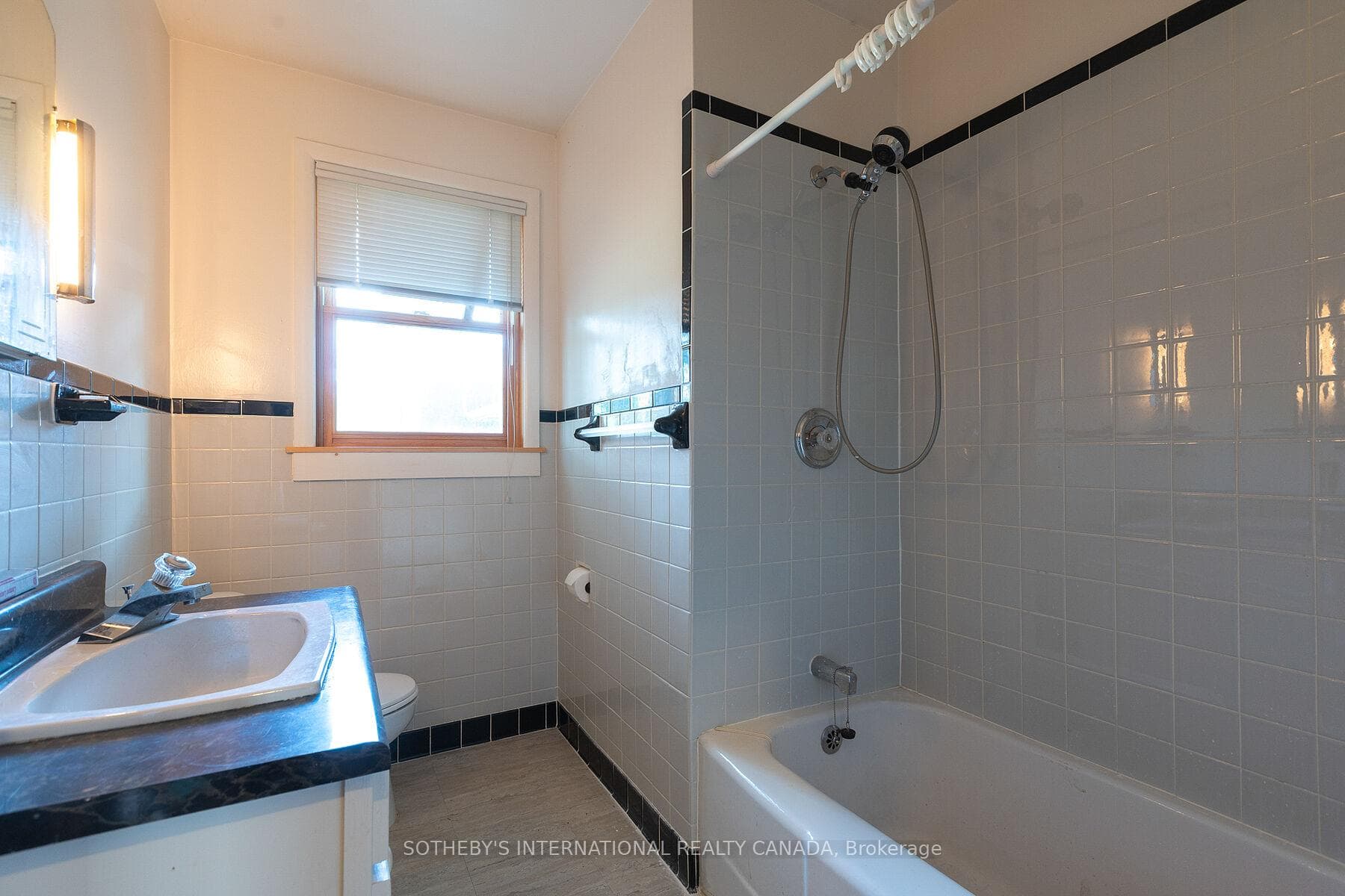17 Ayre Point Road photo 14