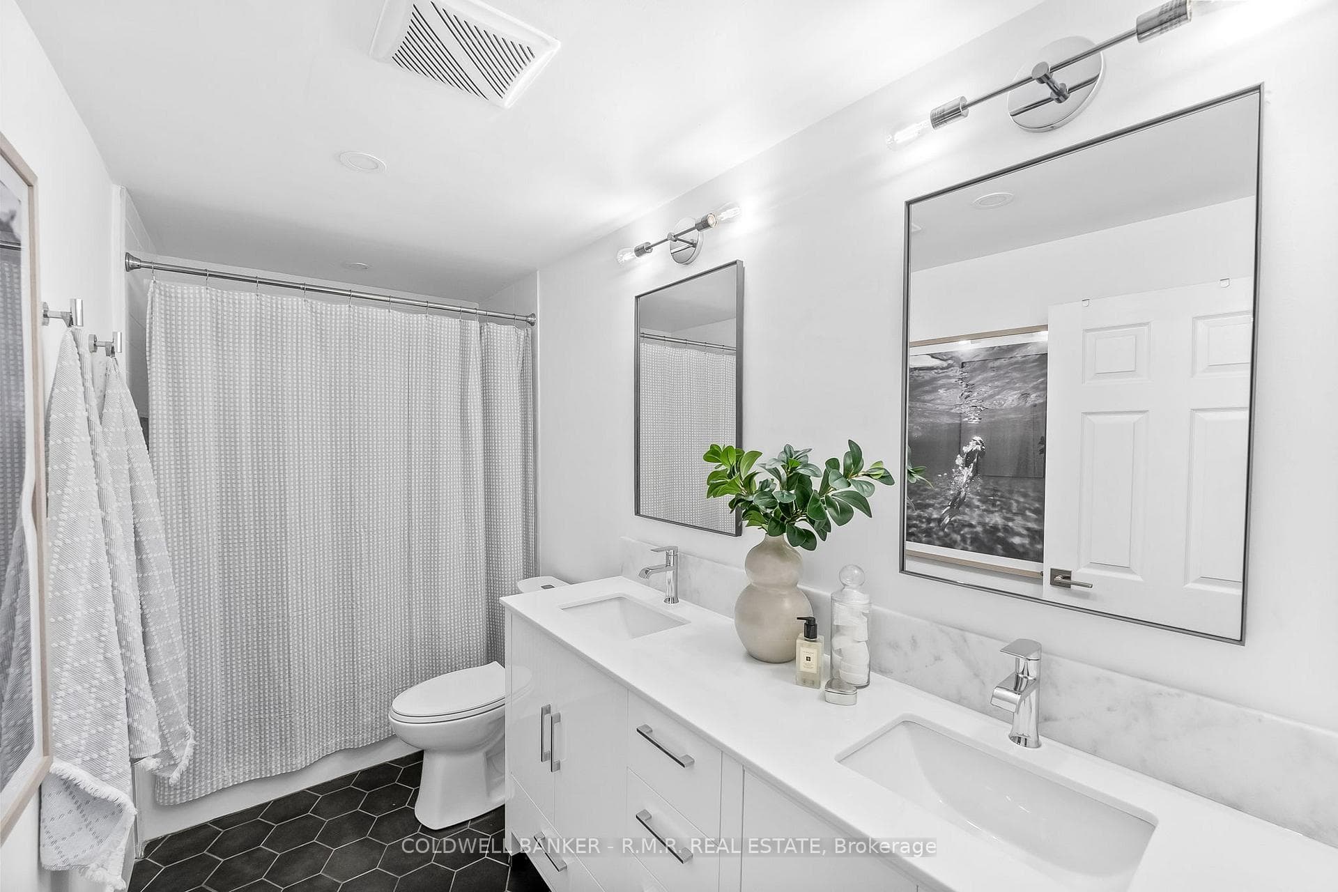 1205 Giffard Street photo 28