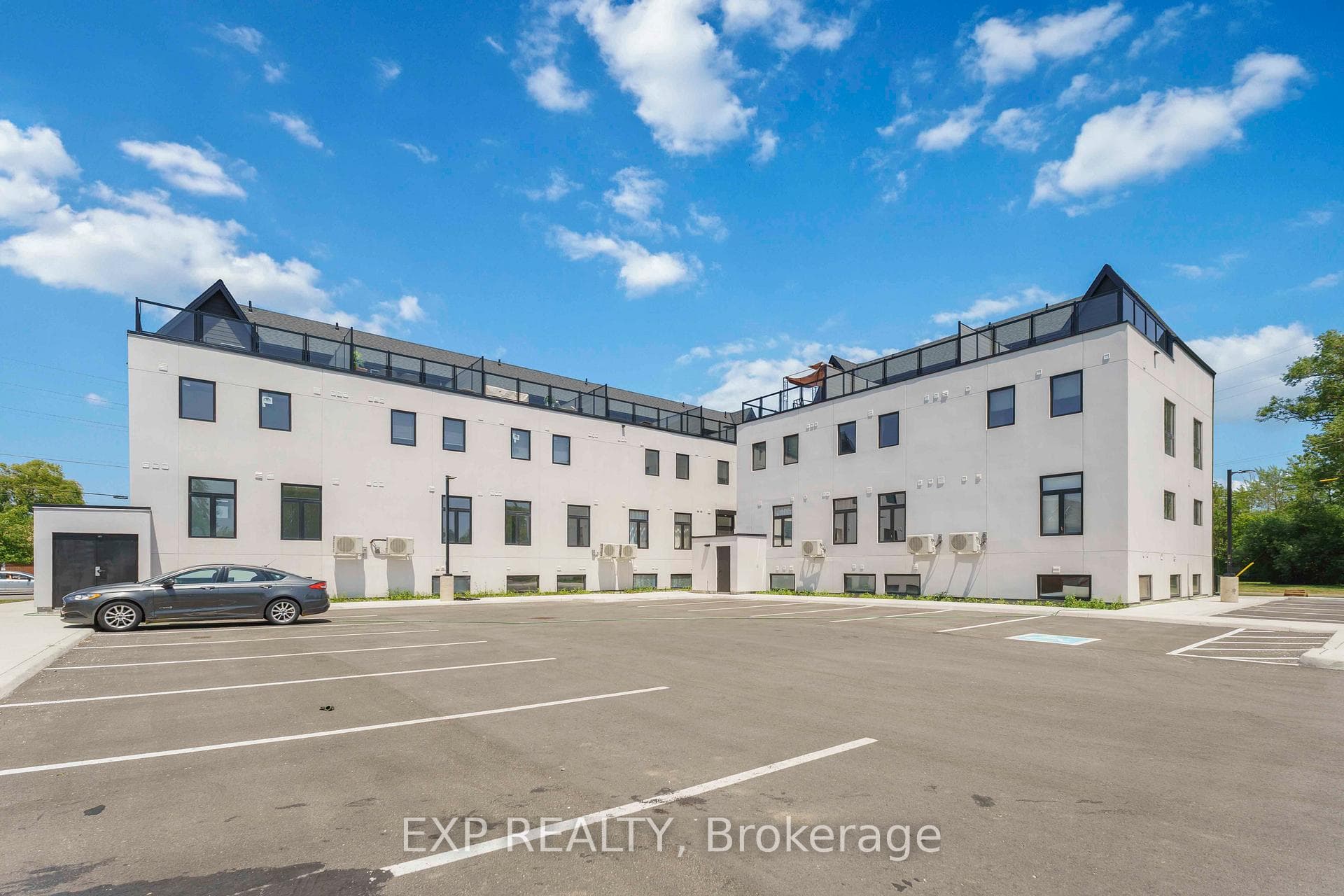 7277 Wilson Crescent Unit 306 photo 14