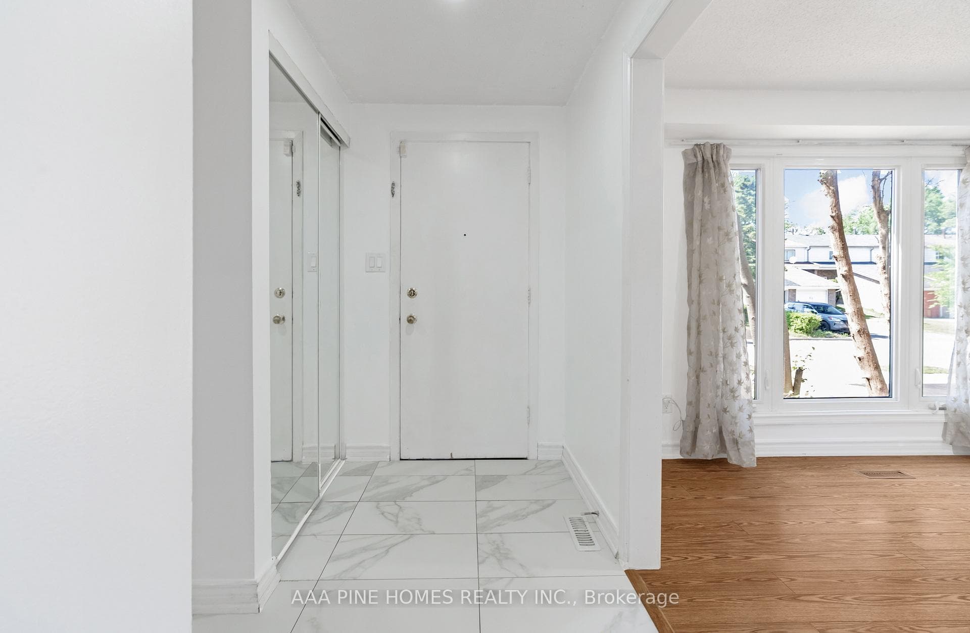 59 Burkwood Crescent photo 5