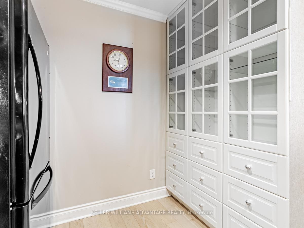 1101 Leslie Street Unit 304 photo 12