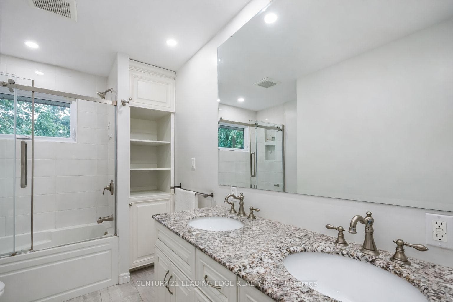 306 Lindan (Room 3) Avenue photo 5