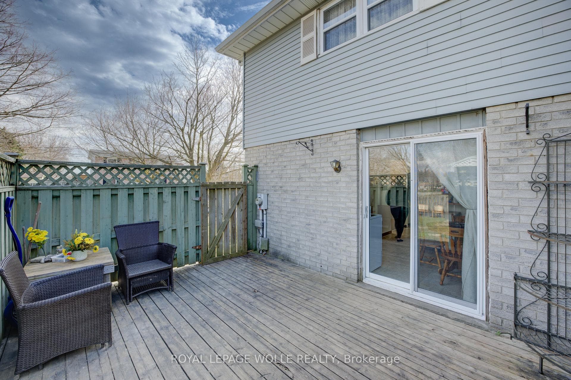 628 Pine Island Crescent photo 21