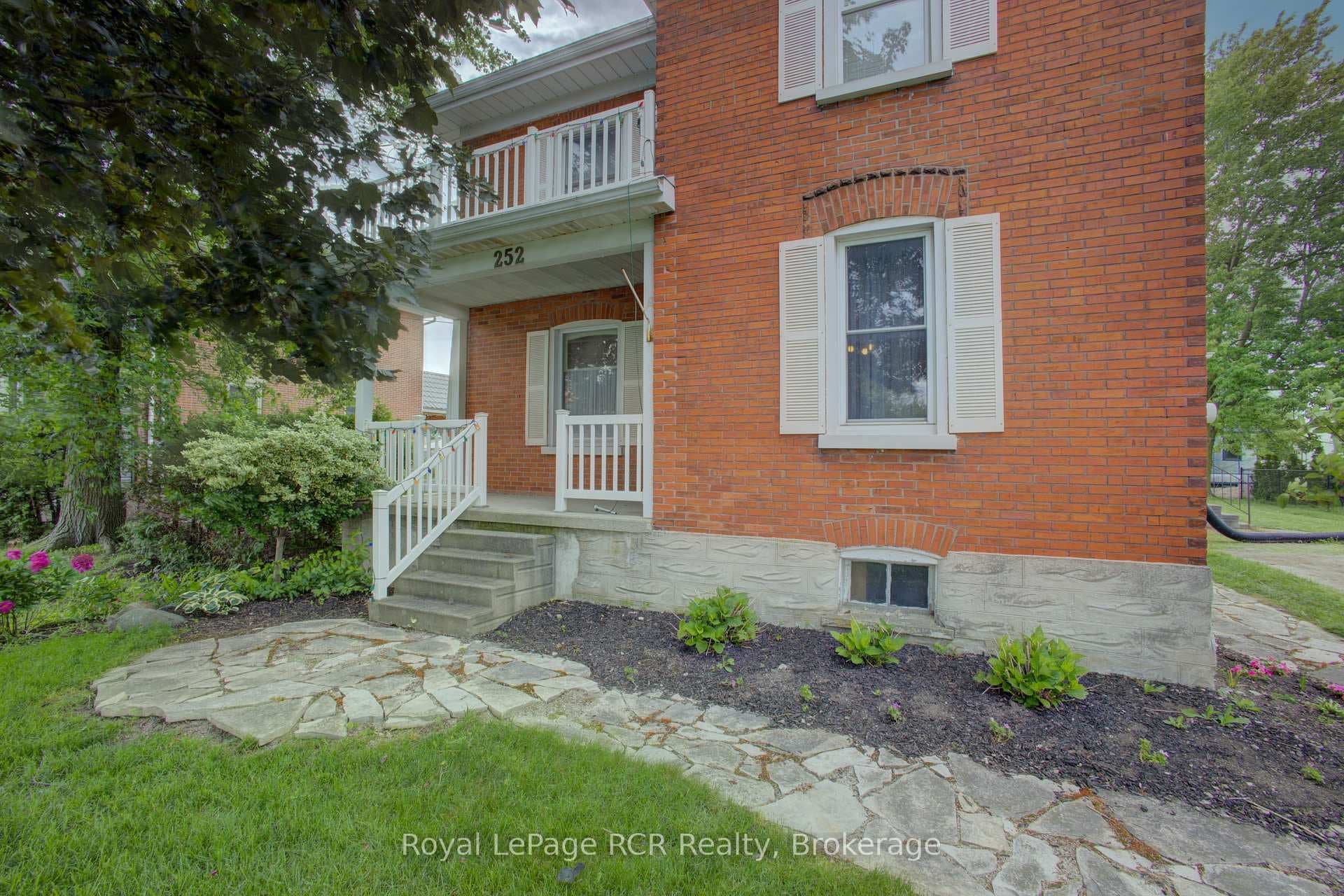252 Main Street photo 2