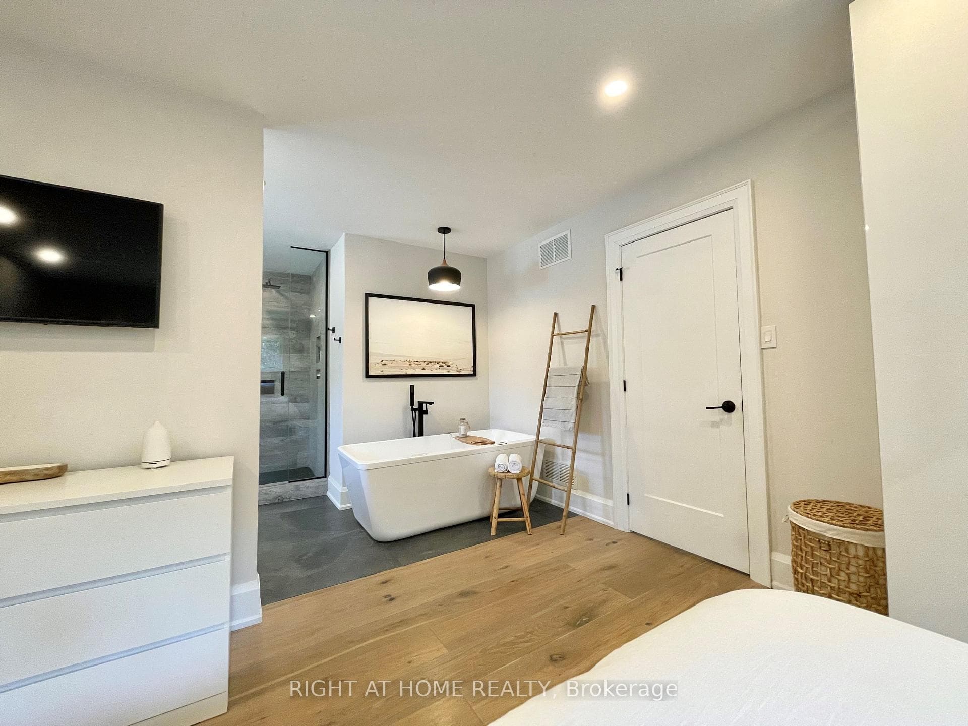 723 Barbados Street photo 15