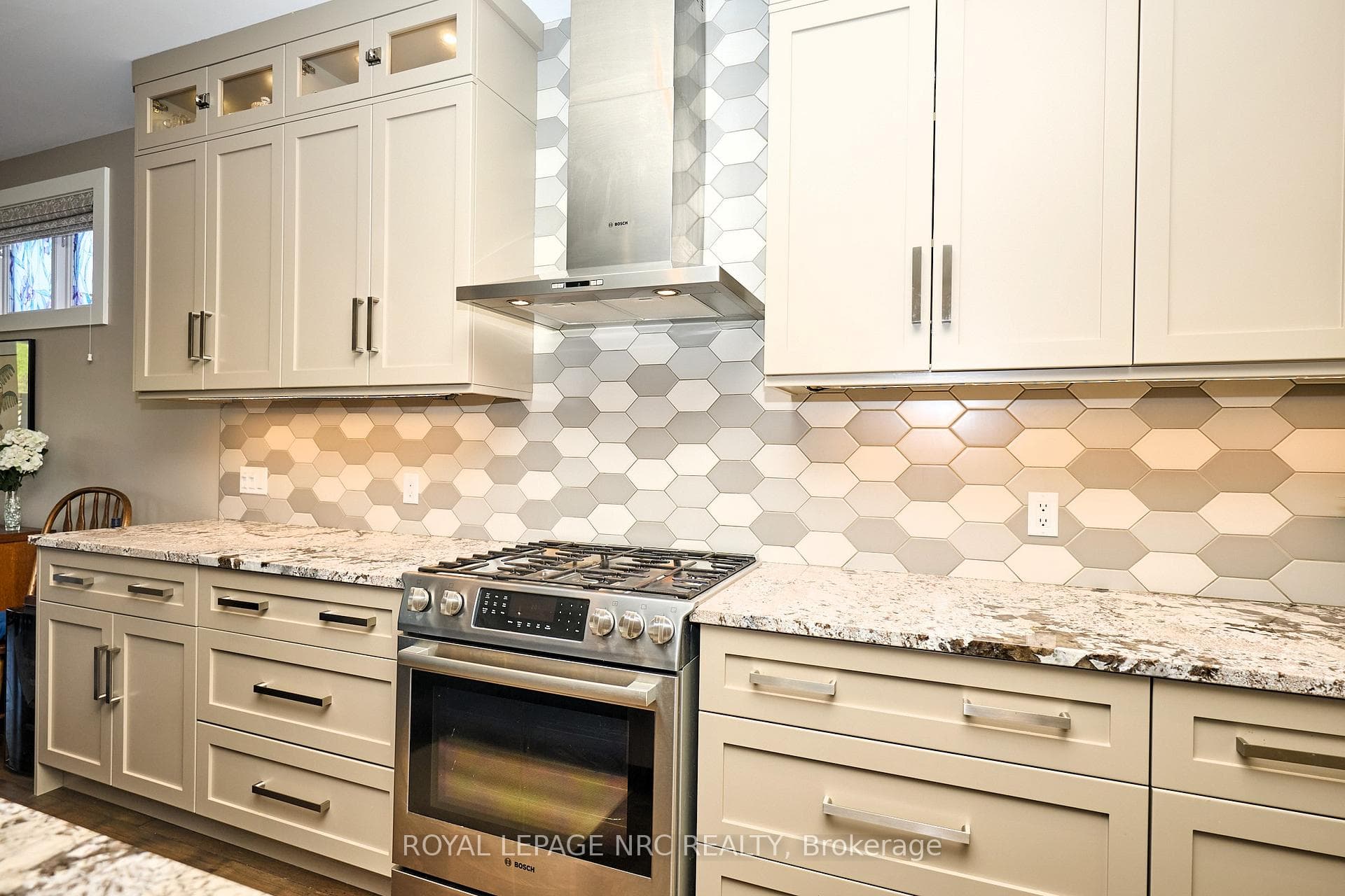 62 Rosewood Crescent photo 26