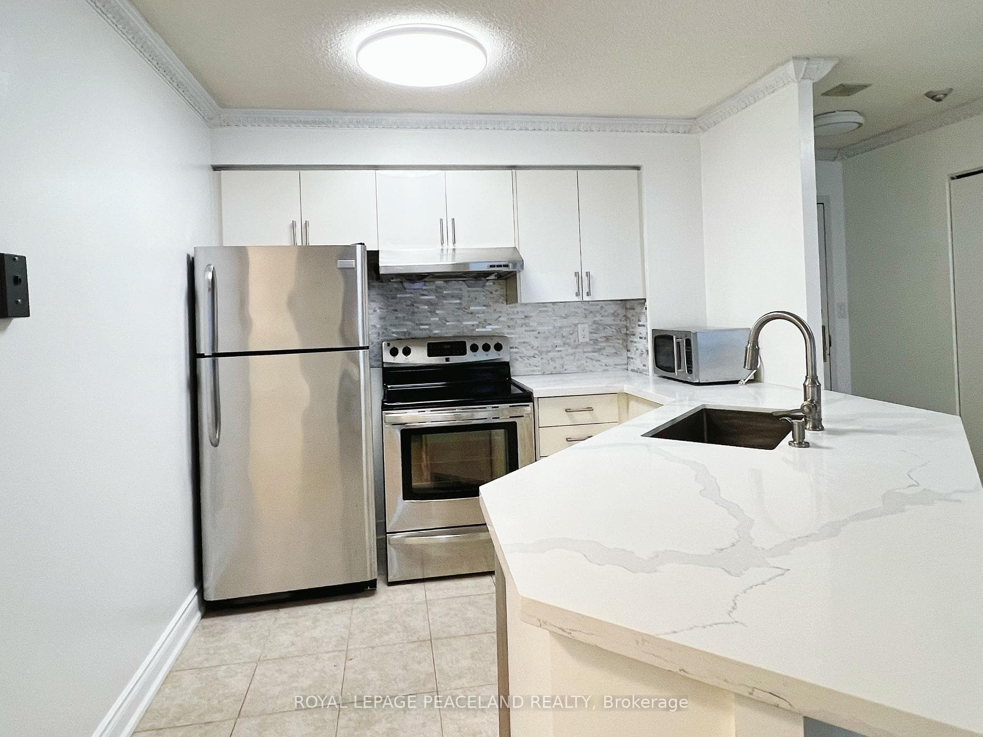 25 Grenville Street Unit 502 photo 8