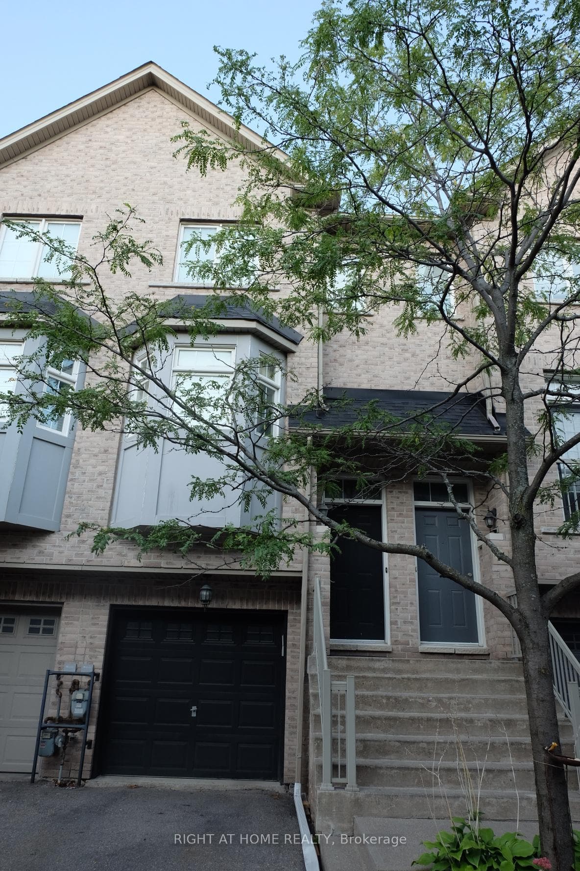 9 Piggott Mews photo 1