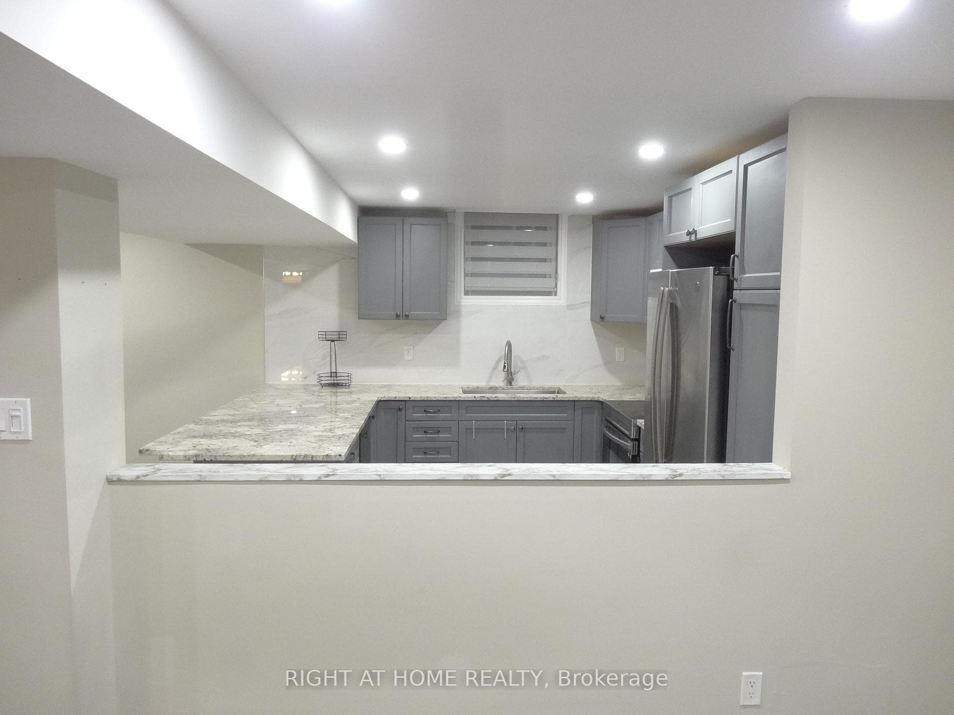 Kitchen thru cut out from Liv Rm.