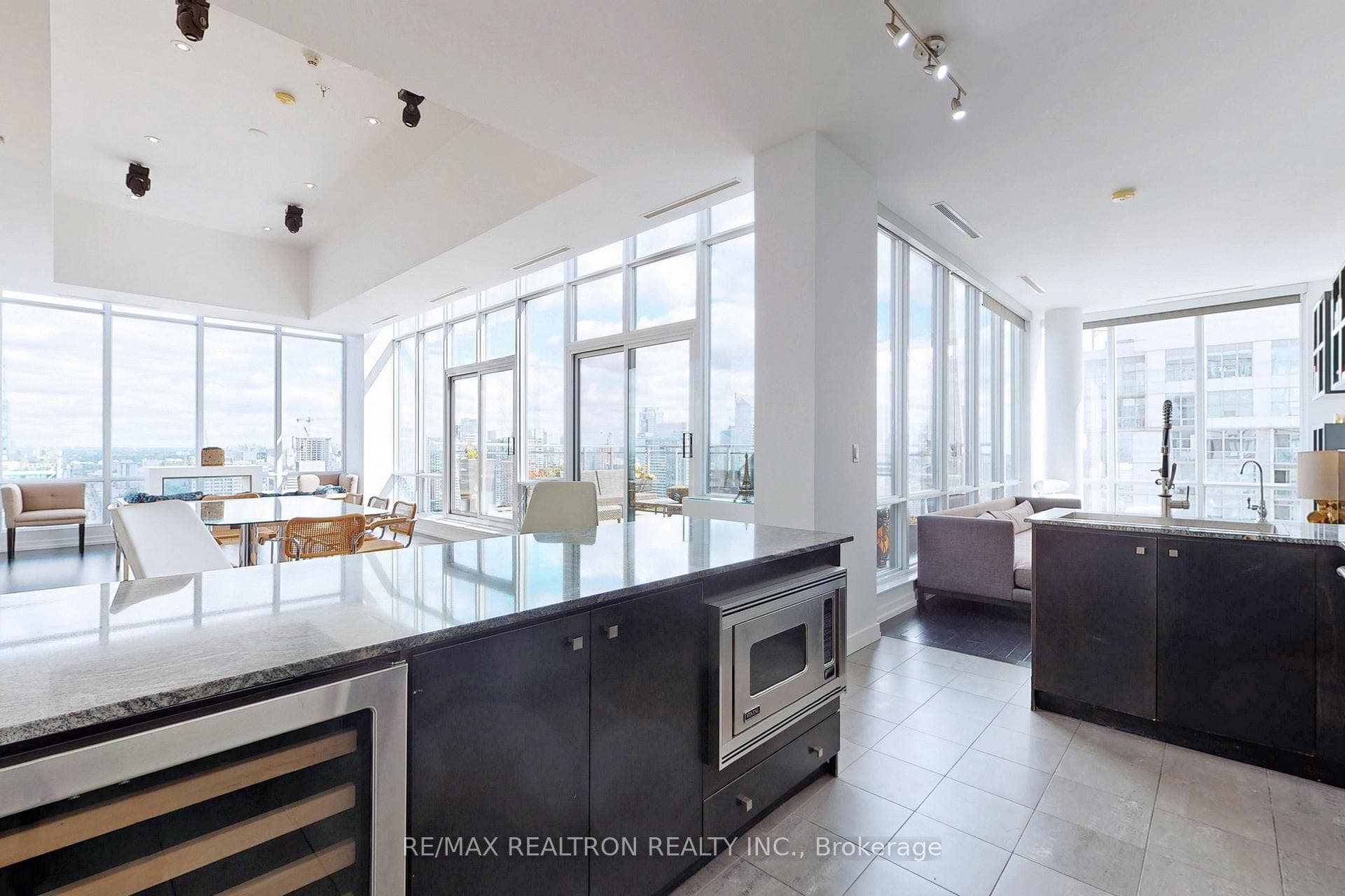 Kitchen - open to dining