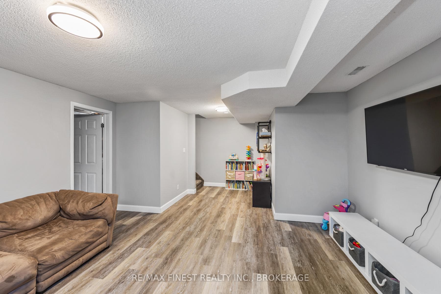1236 Brackenwood Crescent photo 29