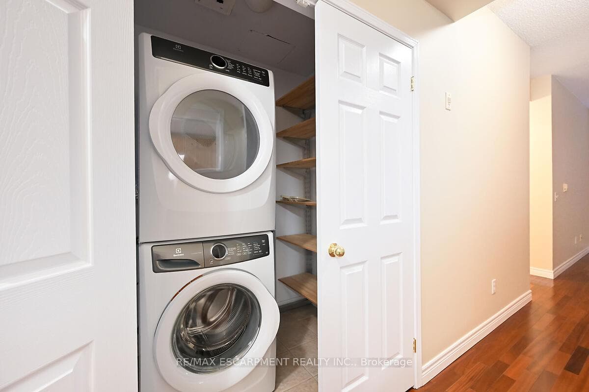 2000 Creekside Drive Unit 501 photo 26