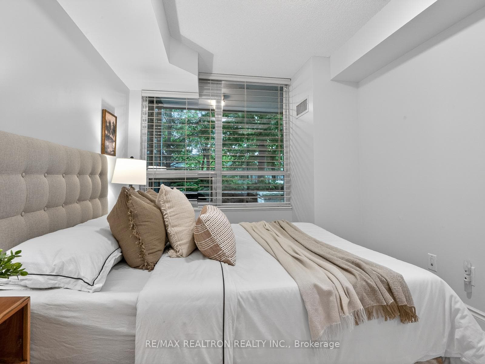 25 Greenview Avenue Unit 317 photo 14