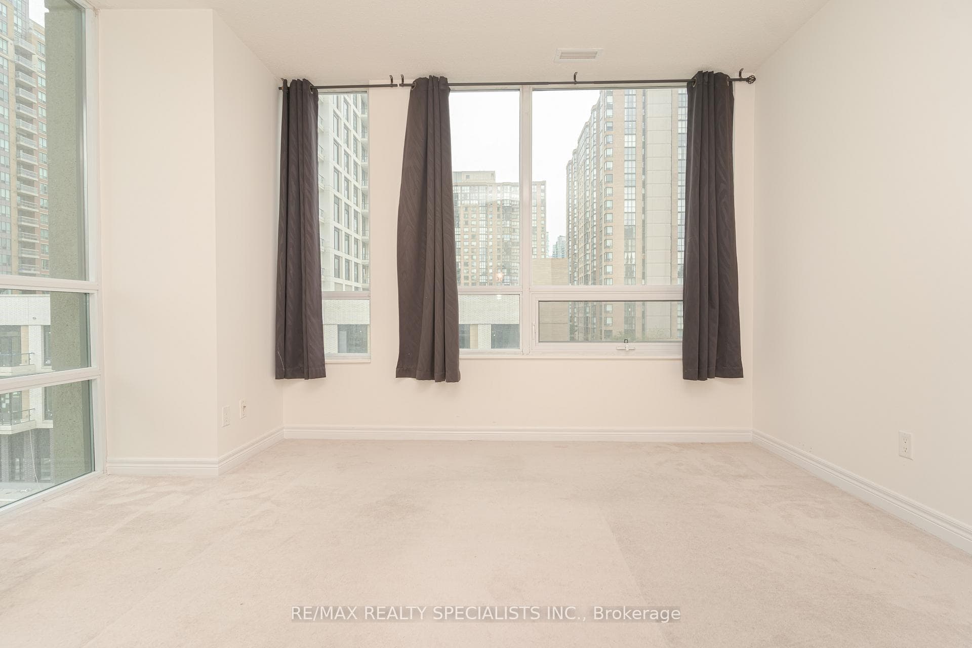 208 Enfield Place Unit 603 photo 27