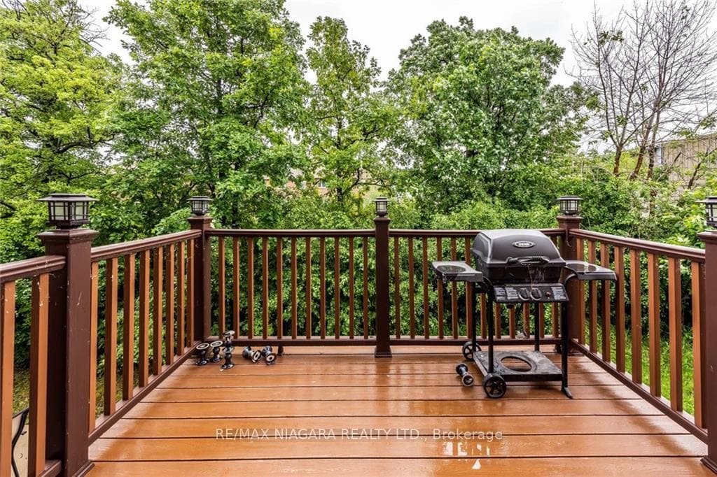 137 Whitefish Crescent photo 30