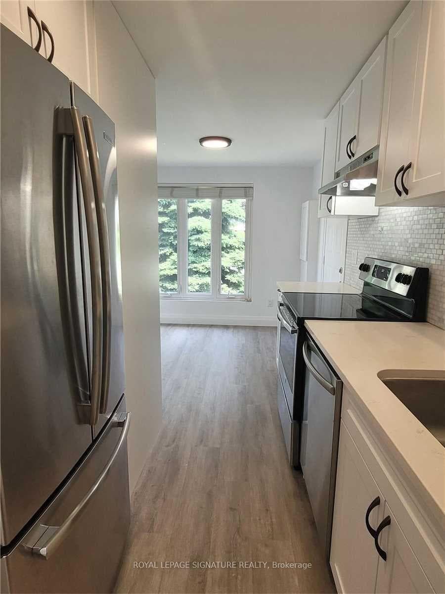 726 Grandview Drive Unit Main photo 4