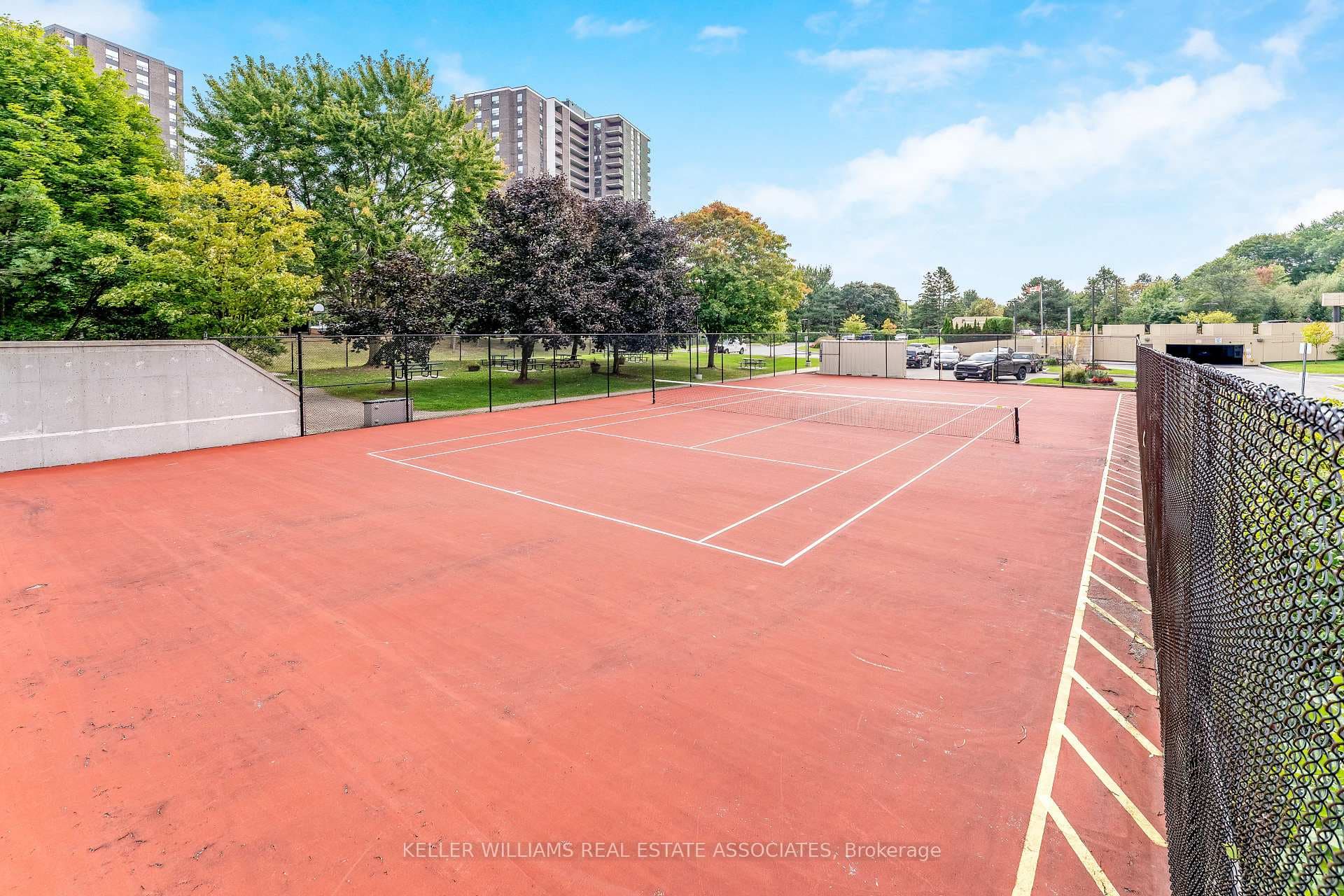 1485 Lakeshore Road Unit 203 photo 33