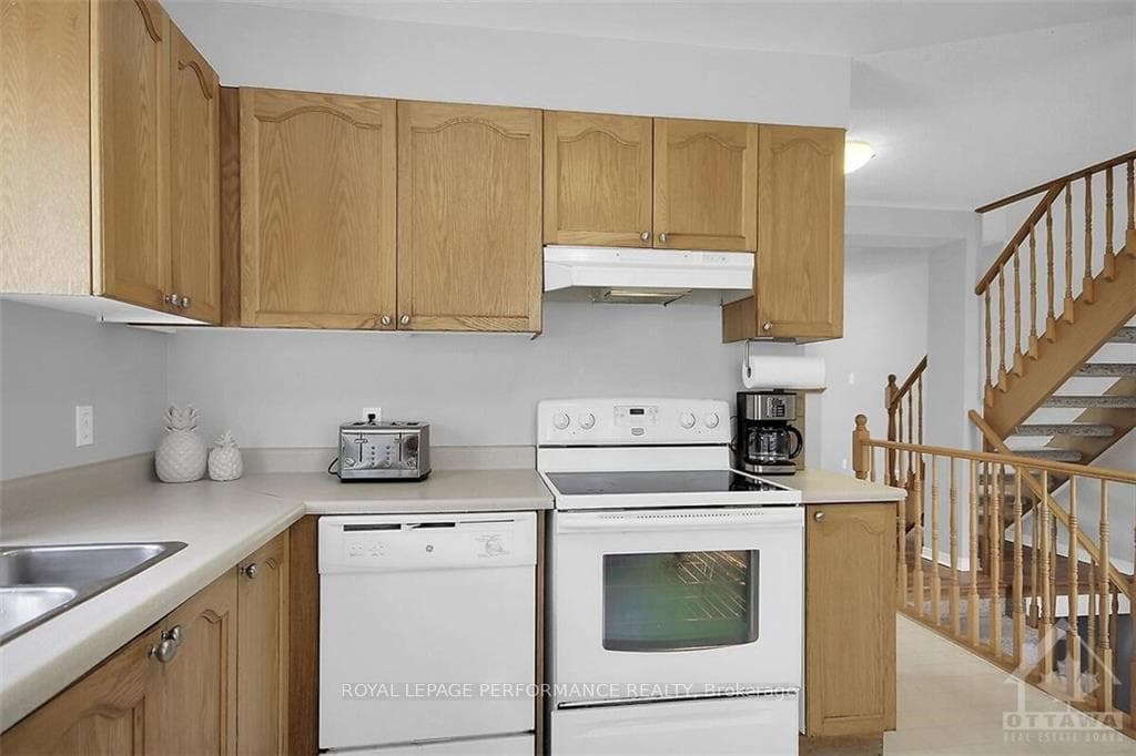 1563 FISHER Avenue Unit 1 photo 7