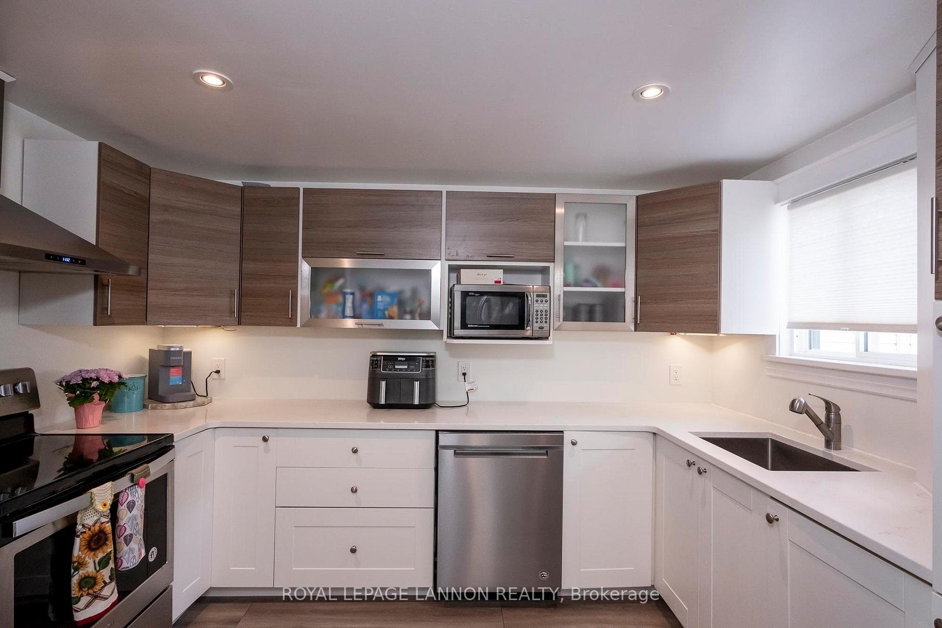 139 Selkirk Street photo 11
