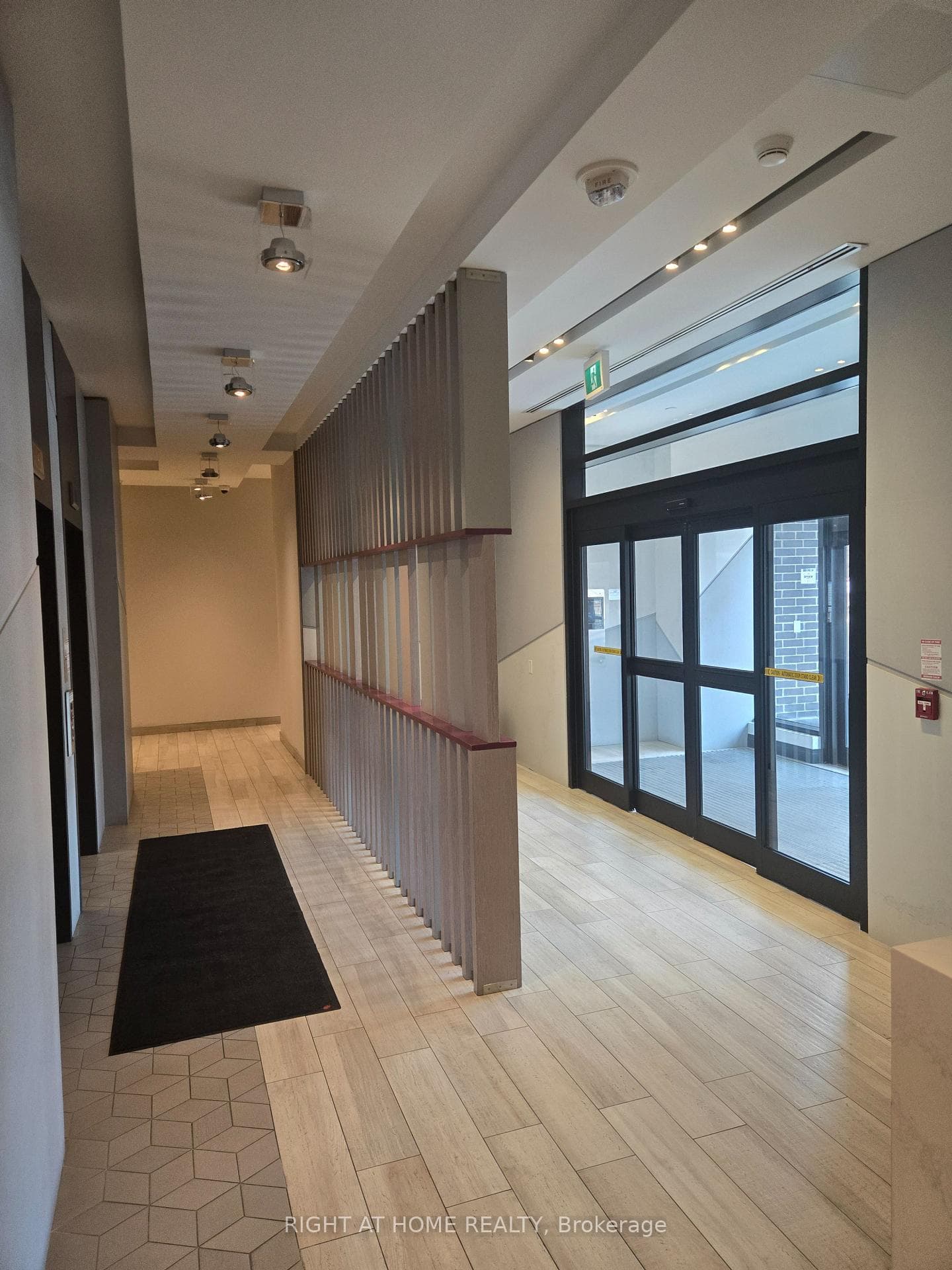 2301 Danforth Avenue Unit 715 photo 3