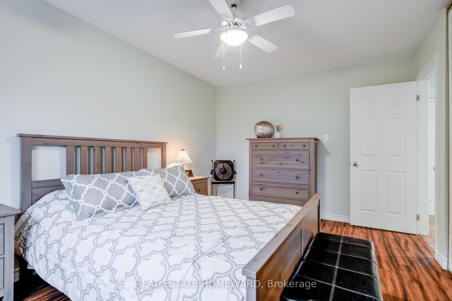 3304 Greenbelt Crescent photo 17
