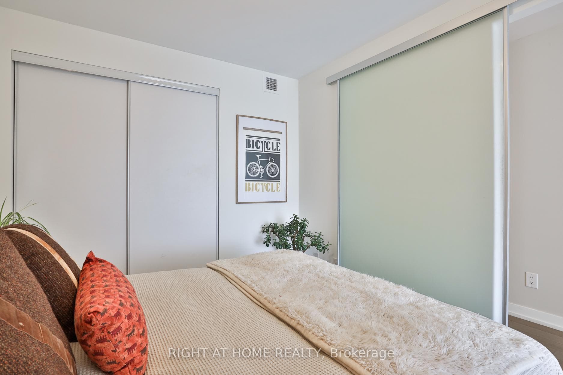 530 Indian Grove Unit 319 photo 9