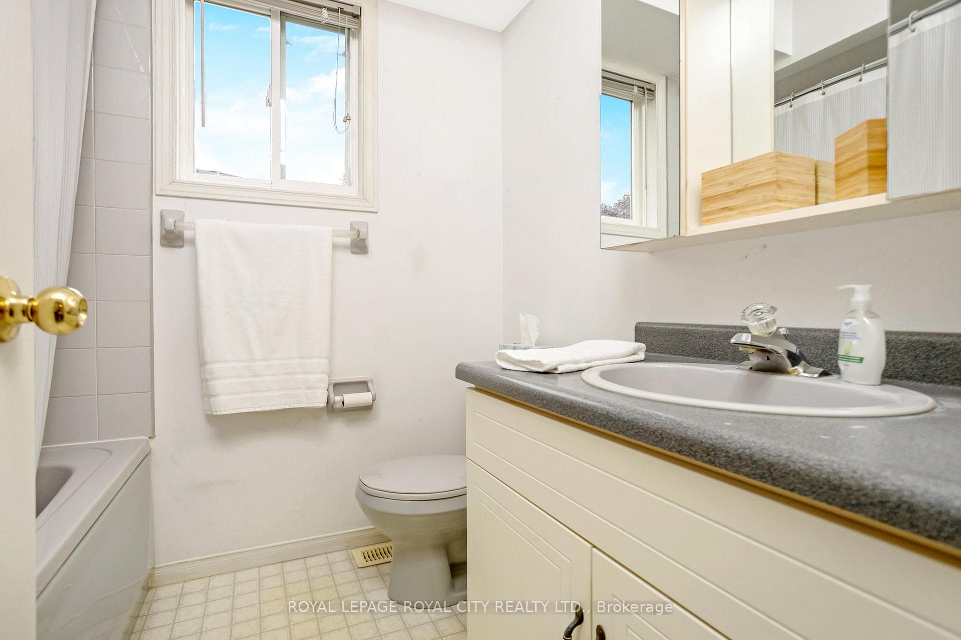 117 Lou's Boulevard photo 22