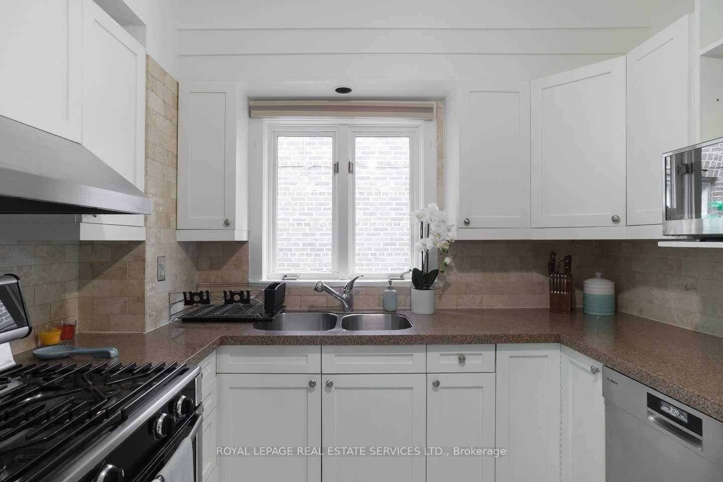 110 Manor Road photo 9