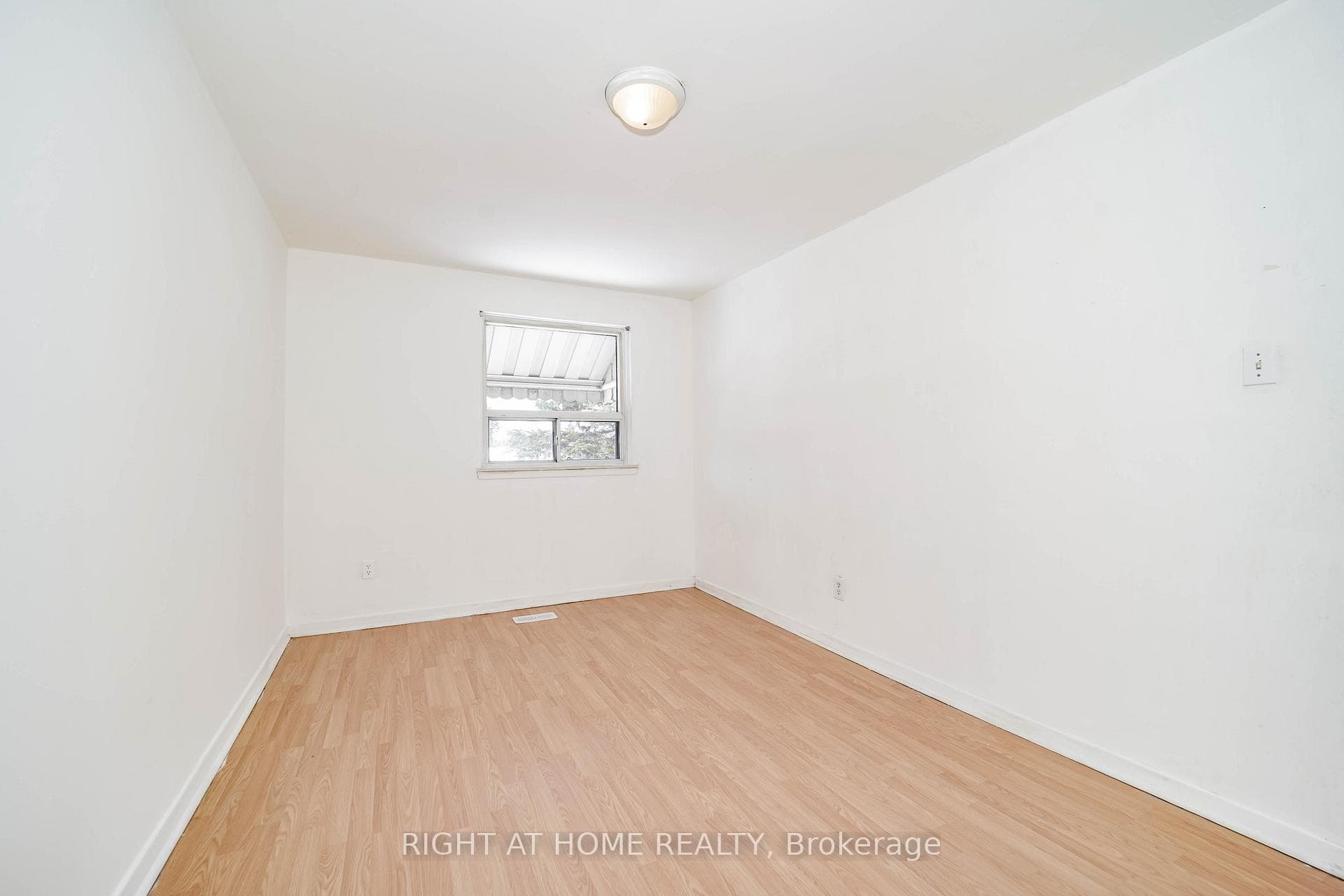 4 Pender Crescent photo 21