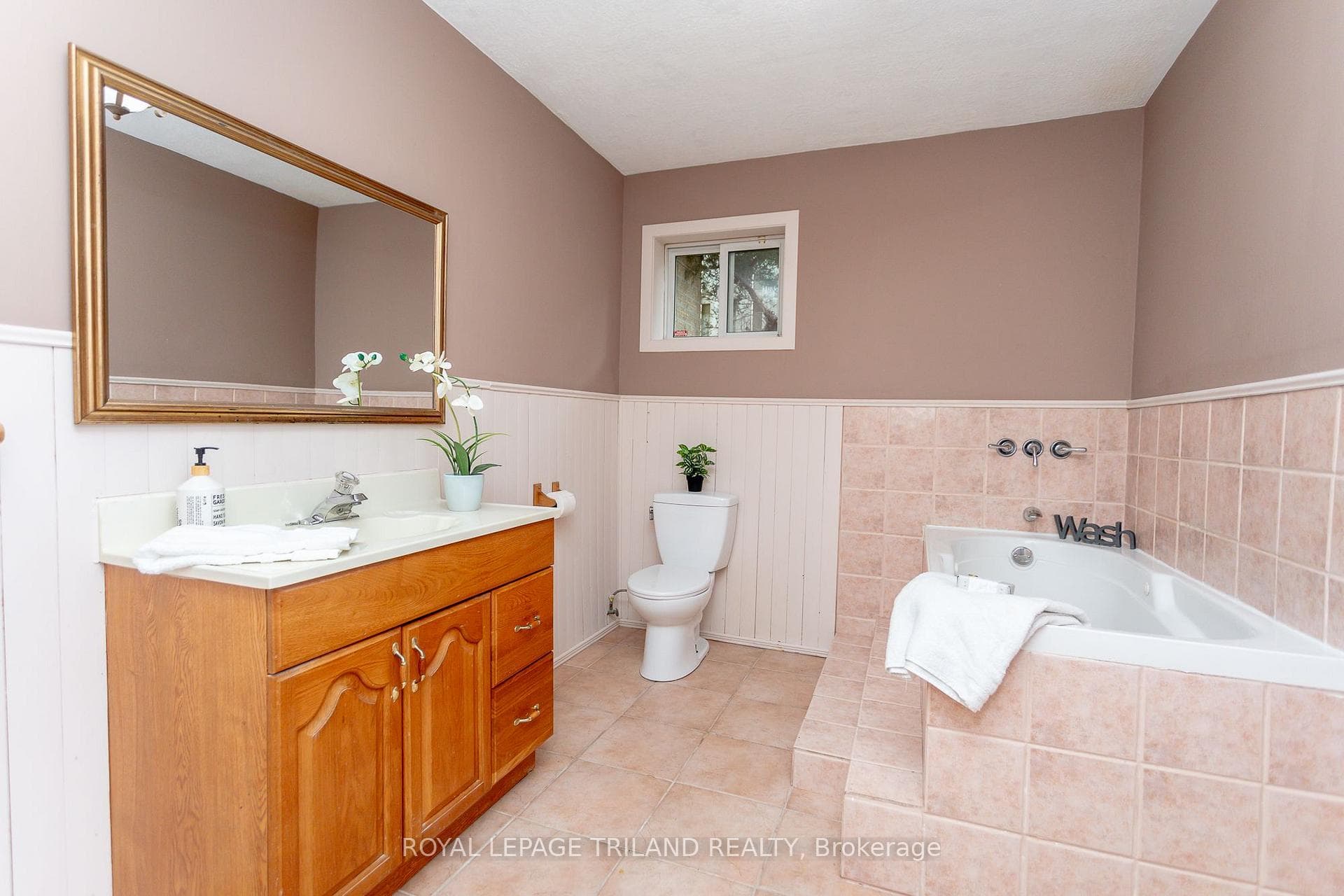 156 Bournemouth Drive photo 25