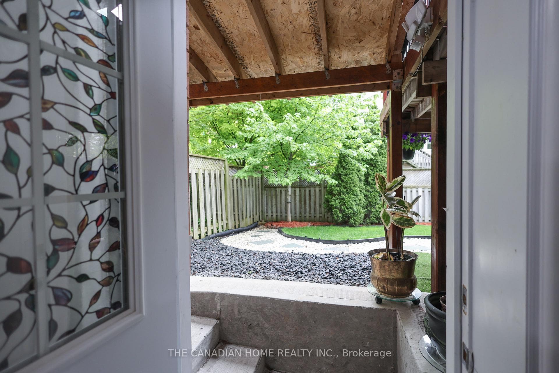 5187 Garland Crescent photo 28