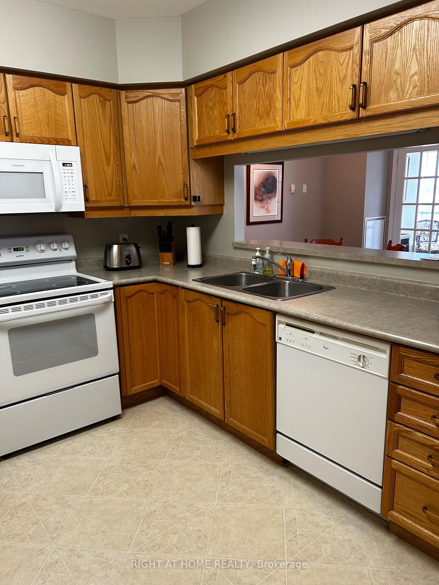 90 Dean Avenue Unit 408 photo 30