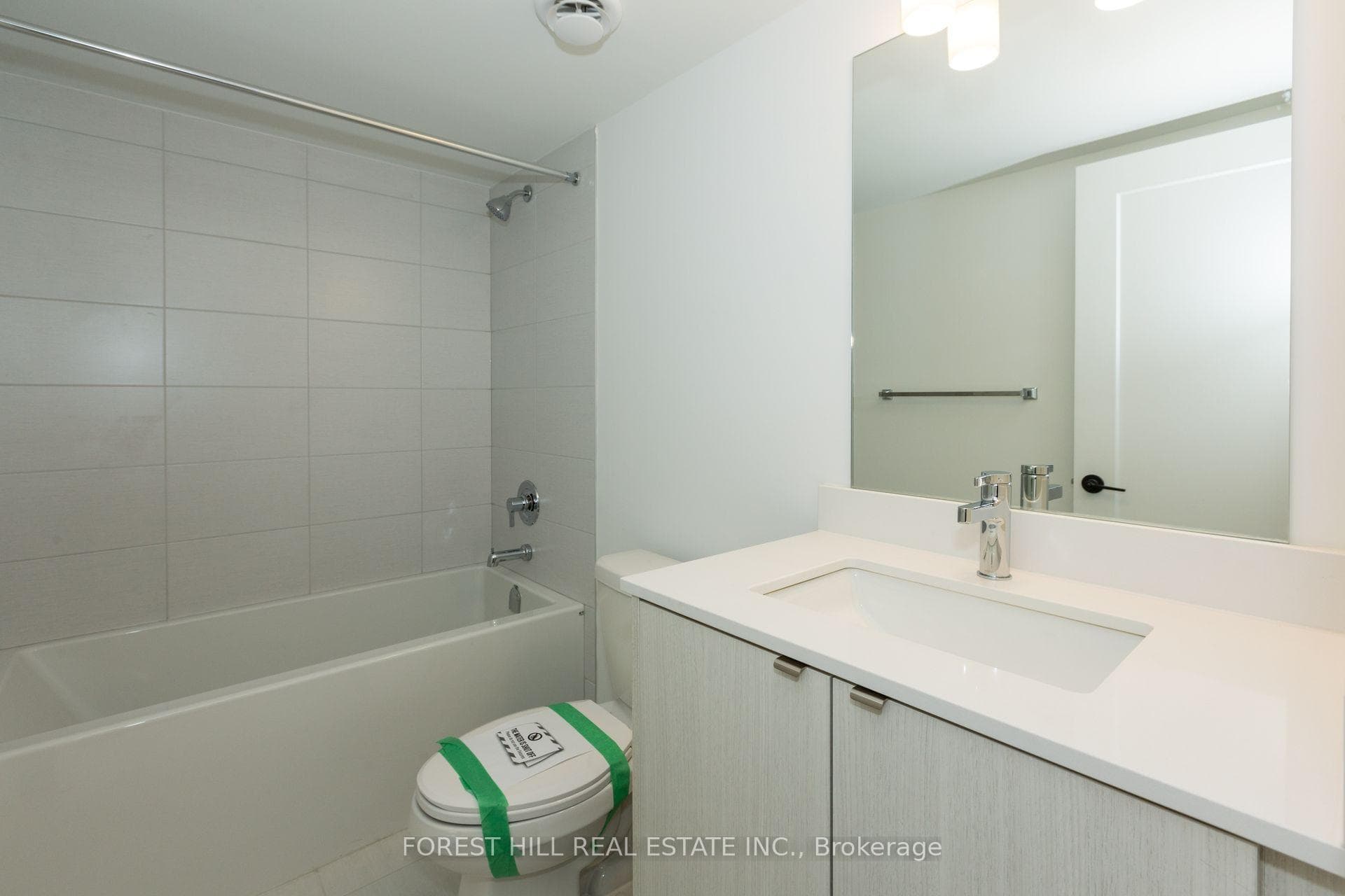138 Alton Crescent photo 18