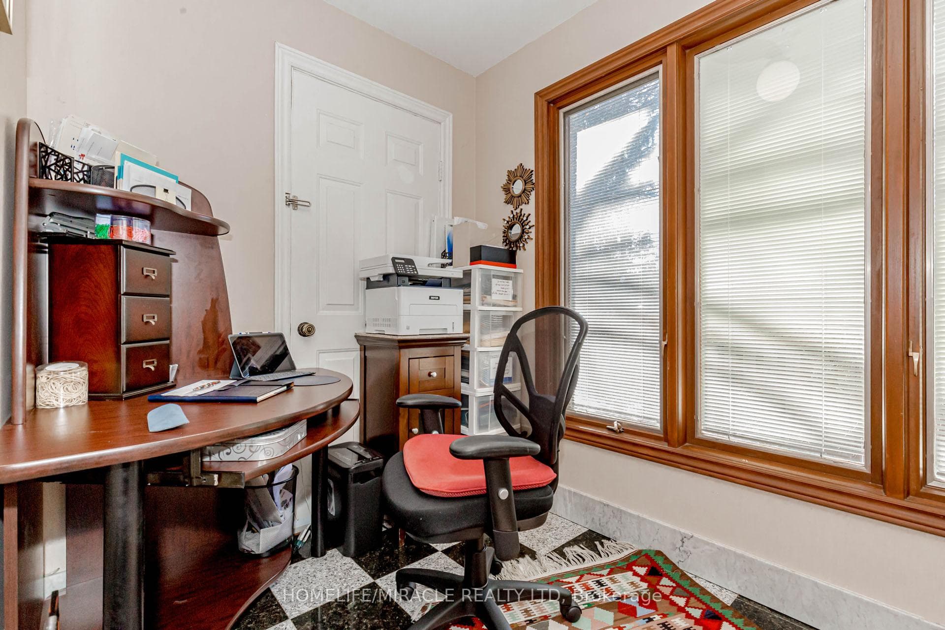 2484 Claymore Crescent photo 25