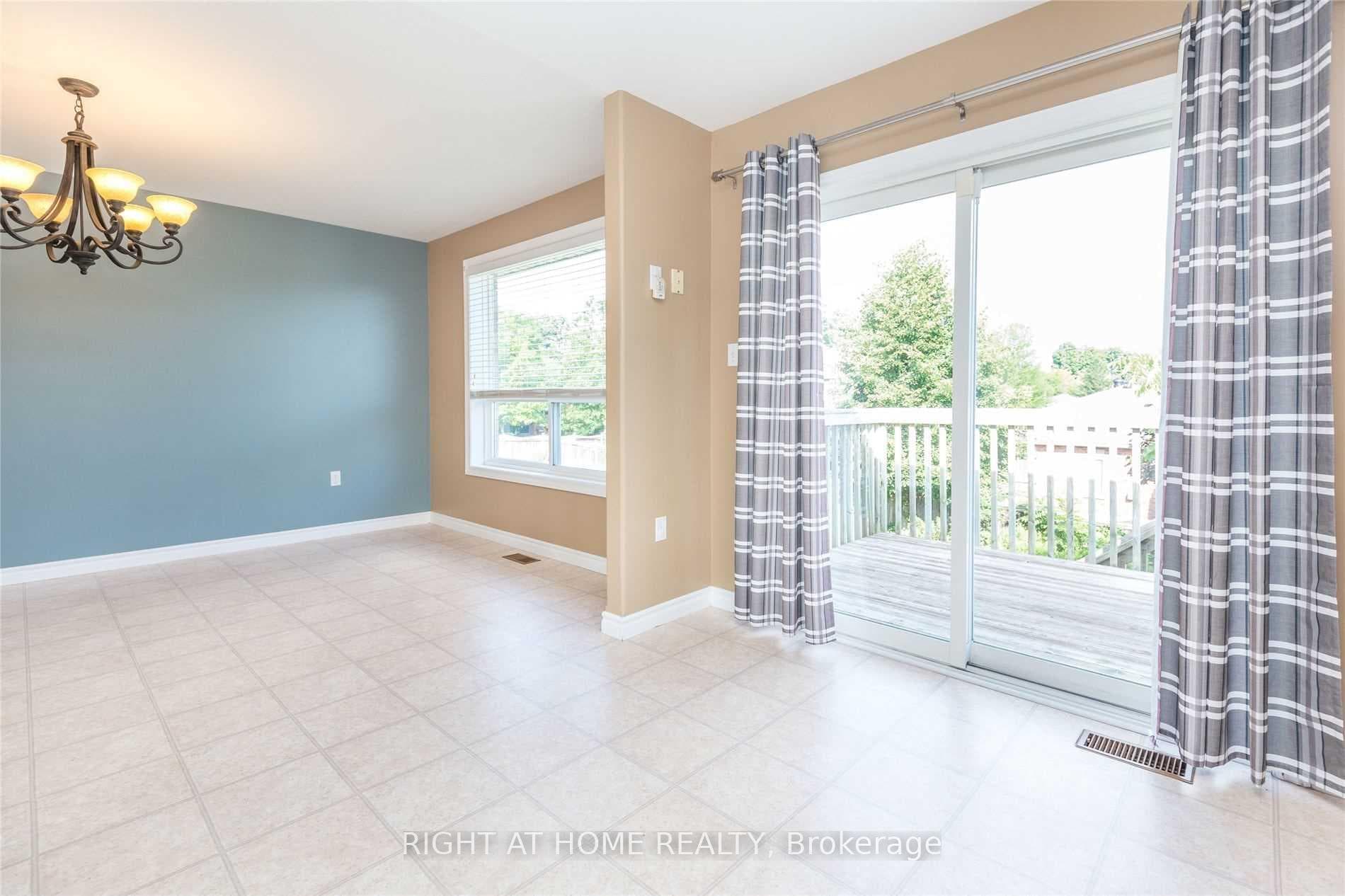 208 Livingstone Street photo 5