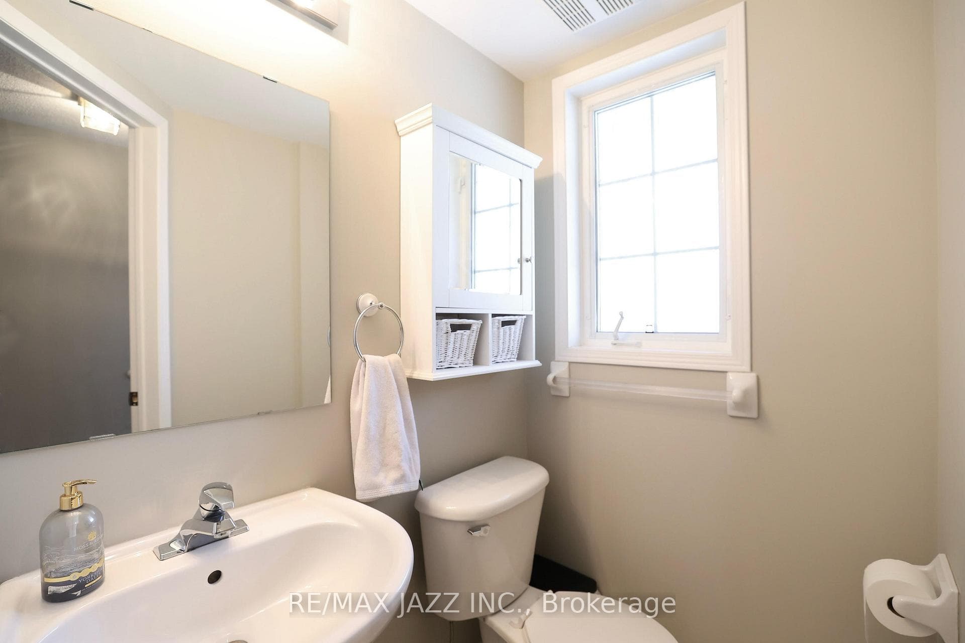 5 Hubbell Drive photo 8