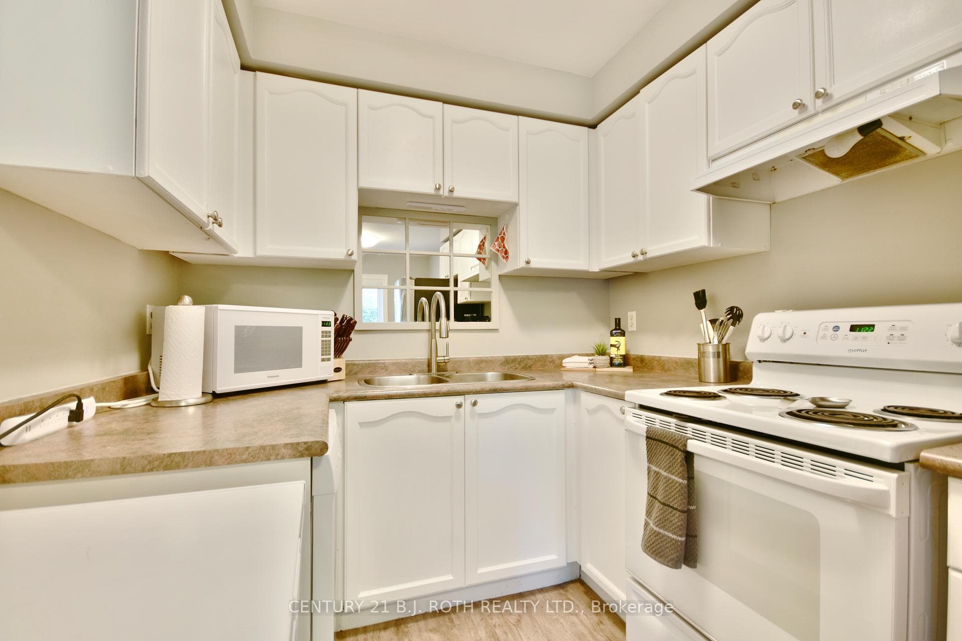 121 Cunningham Drive photo 9