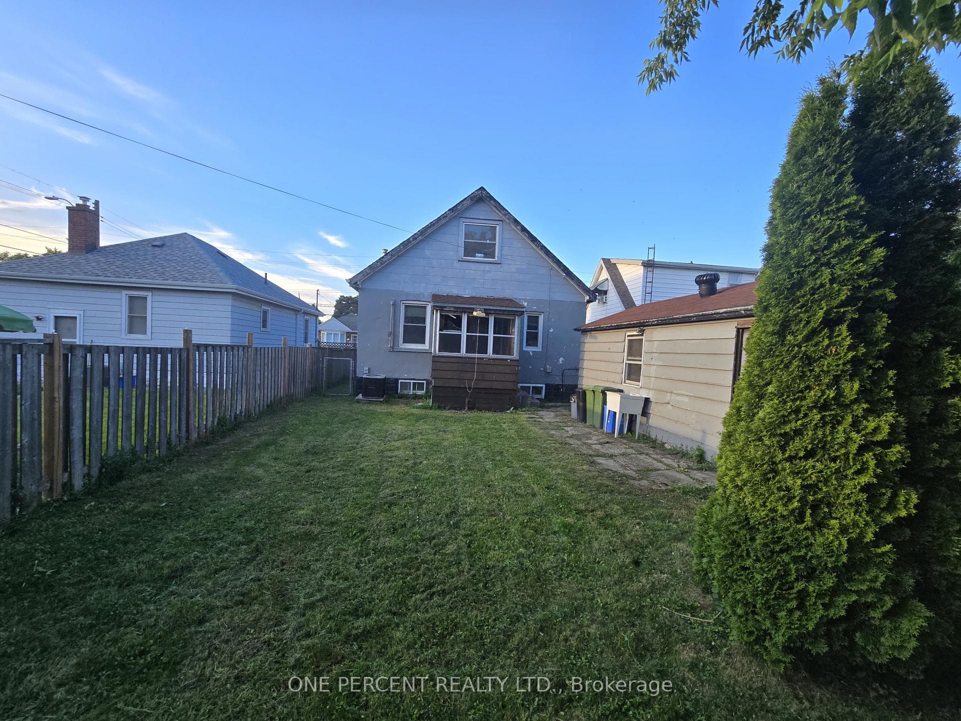 536 Queensdale Avenue photo 3