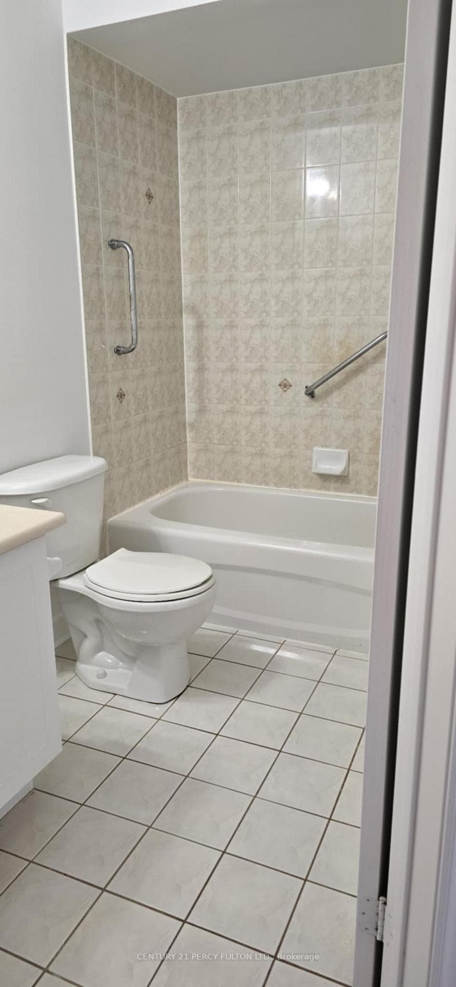 96 Riverlands Avenue photo 11