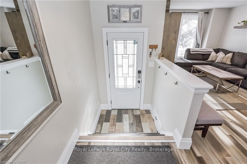 520 PINEVIEW Gardens photo 4