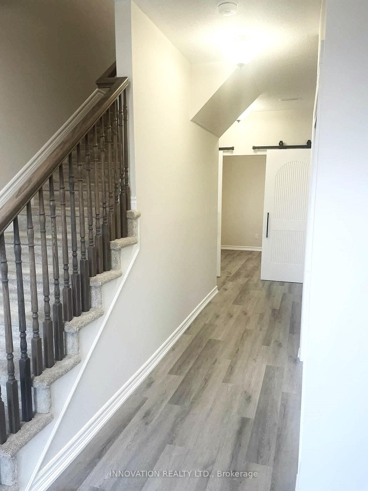 16 Caspian Row photo 5