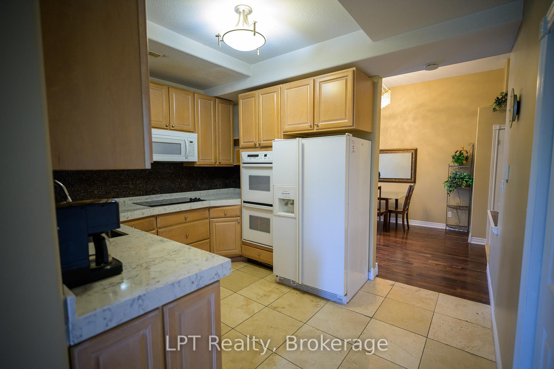 317 Queen Street Unit 302 photo 10