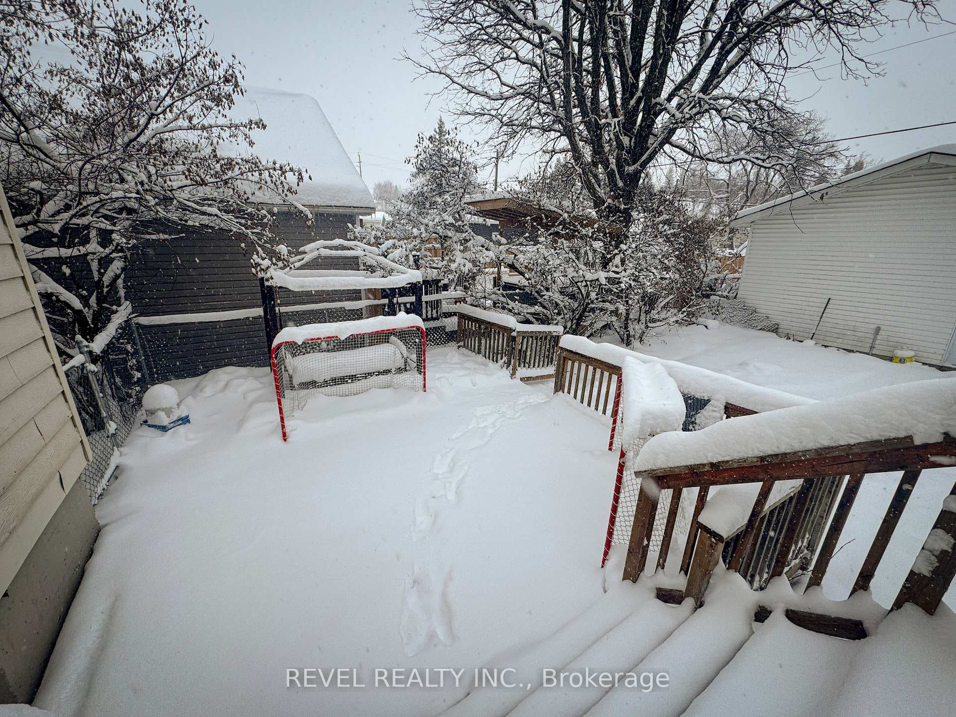 140 Carlin Avenue photo 14