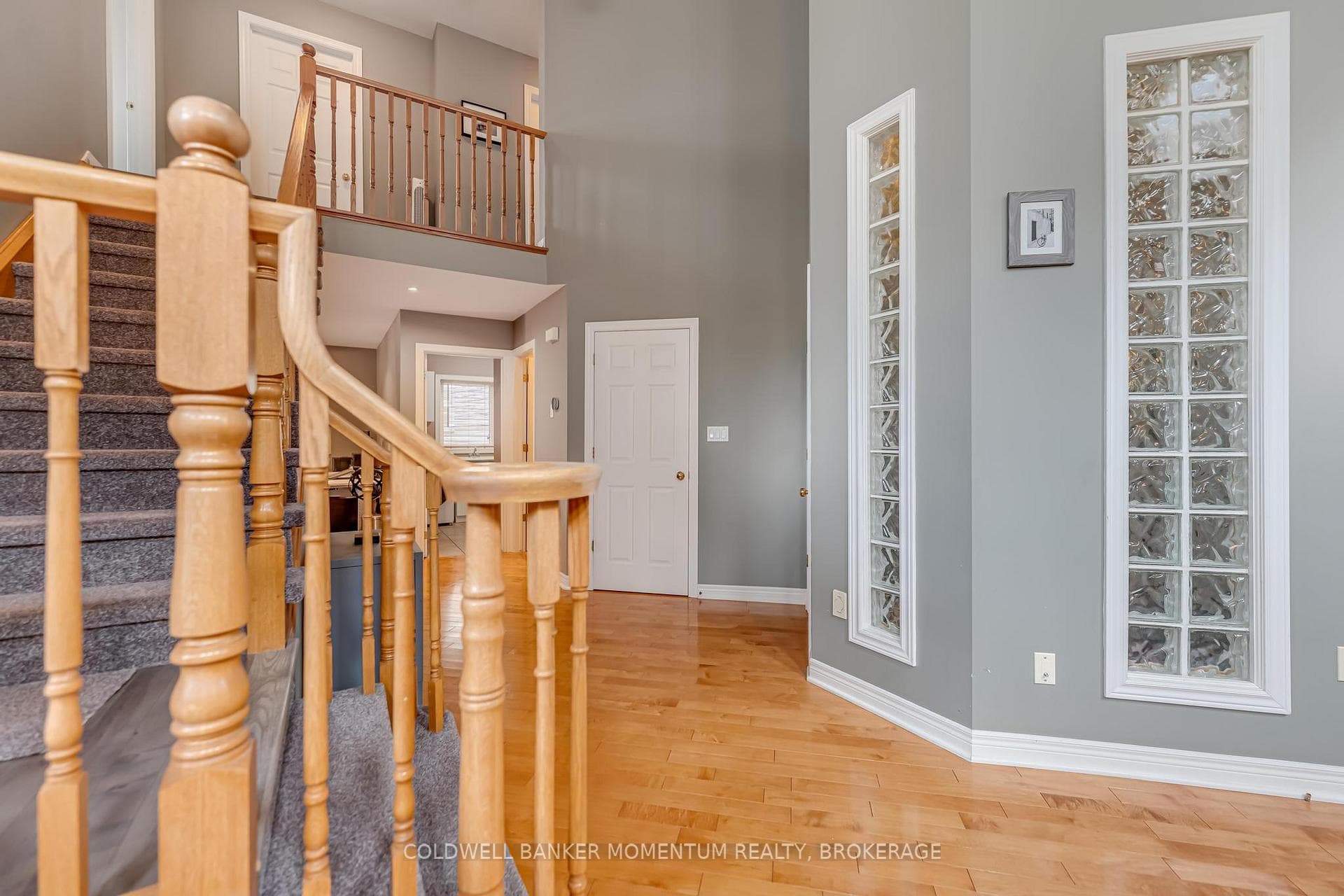163 Crysler Crescent photo 4
