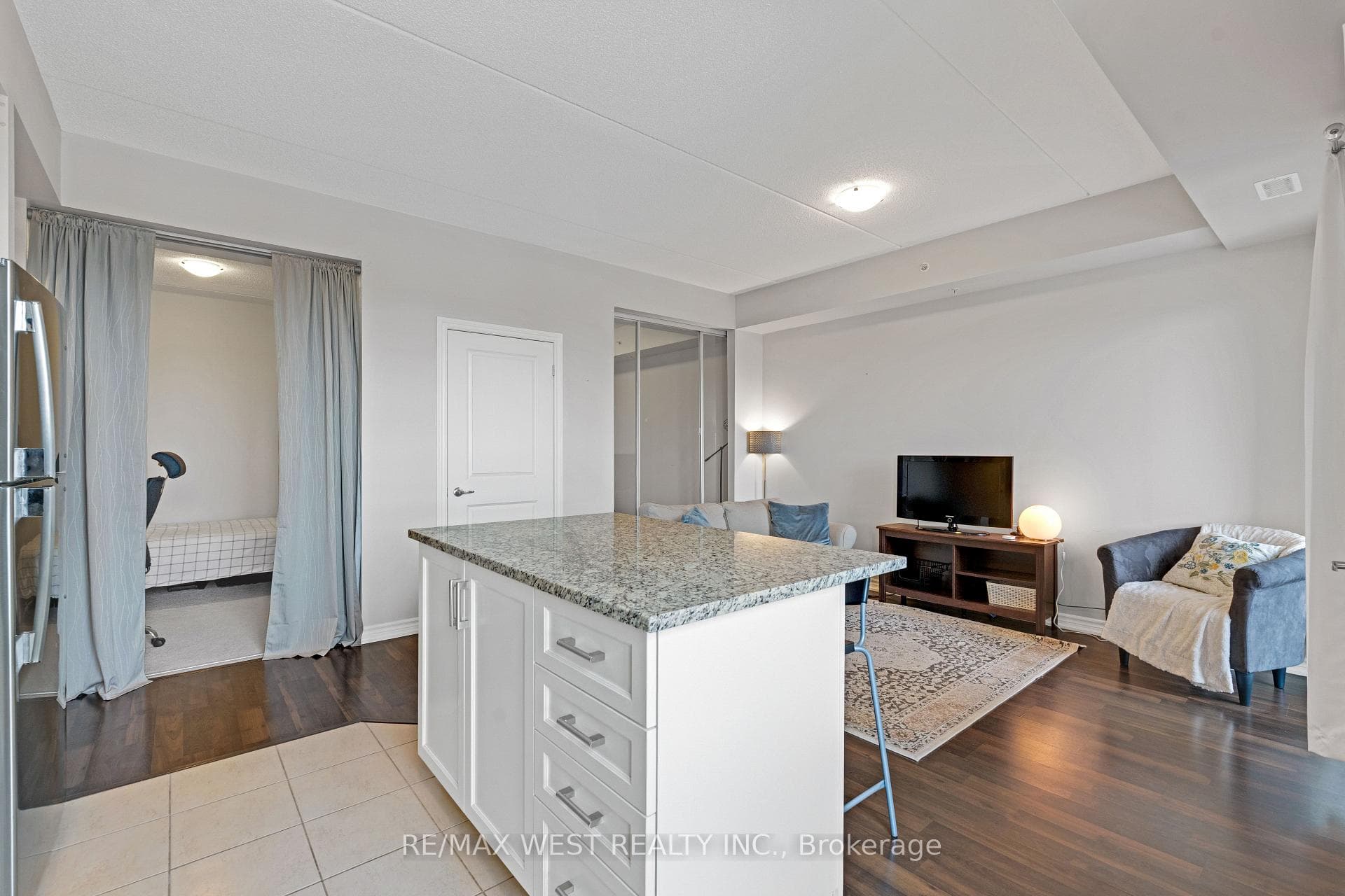 1280 GORDON Street Unit 310 photo 11