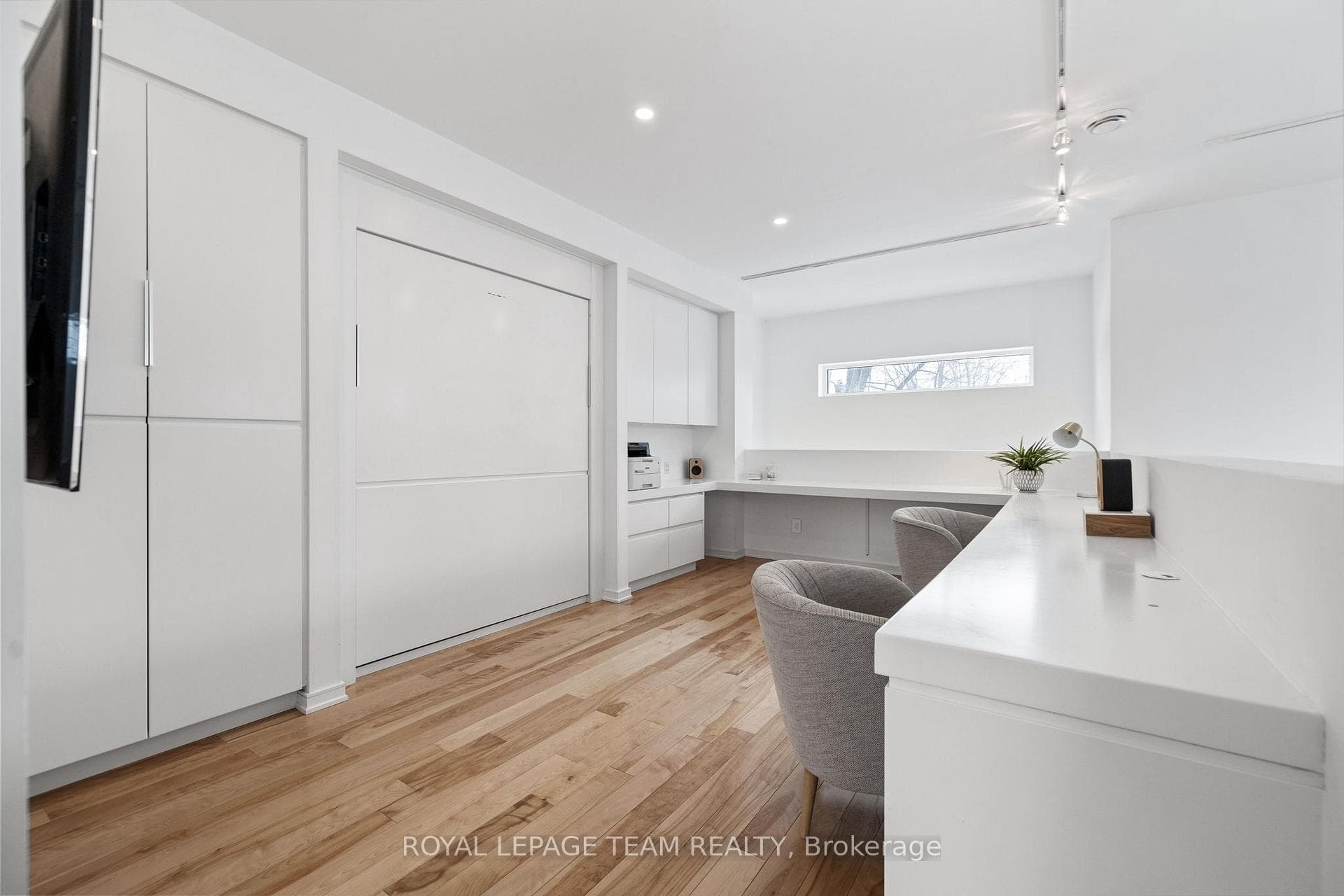 530 Wavell Avenue photo 23