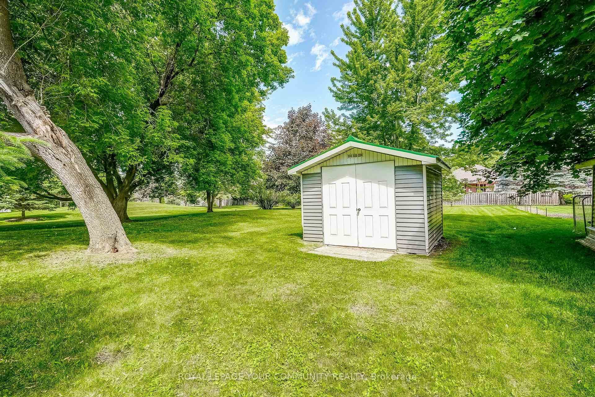 63 Highfield Crescent photo 43